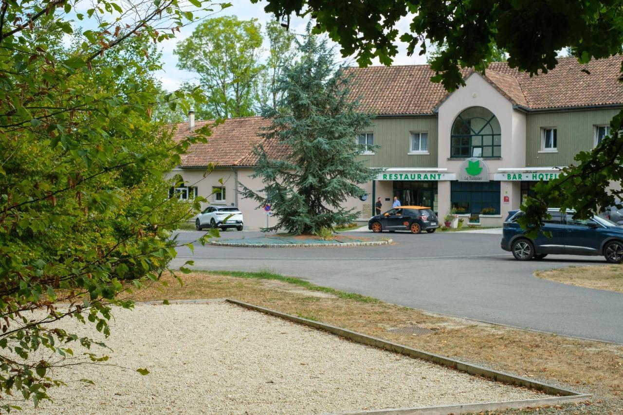 Logis Hotel - Restaurant Le Tulipier Vienne-le-Château Buitenkant foto